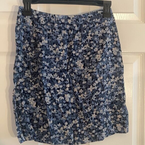 Dresses & Skirts - Floral mini skirt